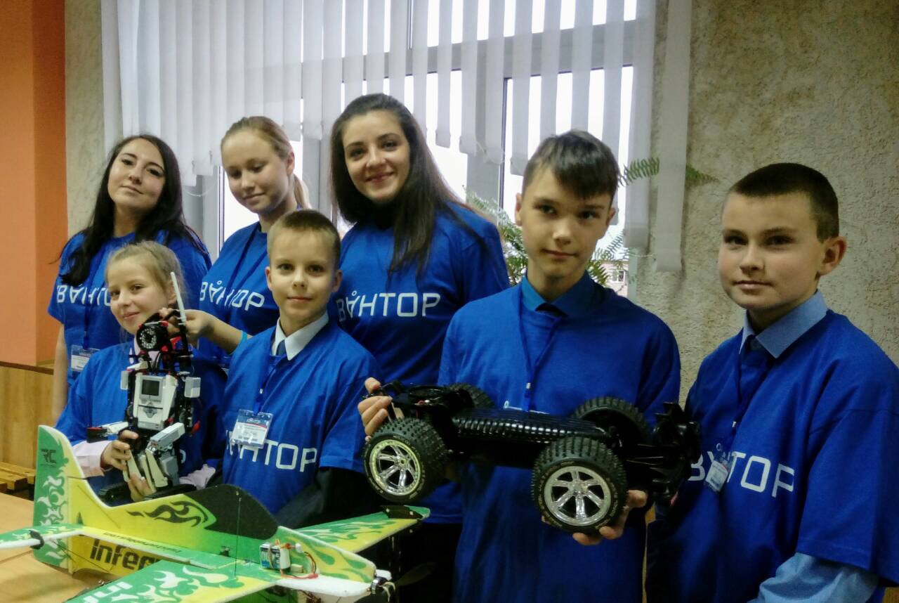 Поздравляем студентов информатиков!